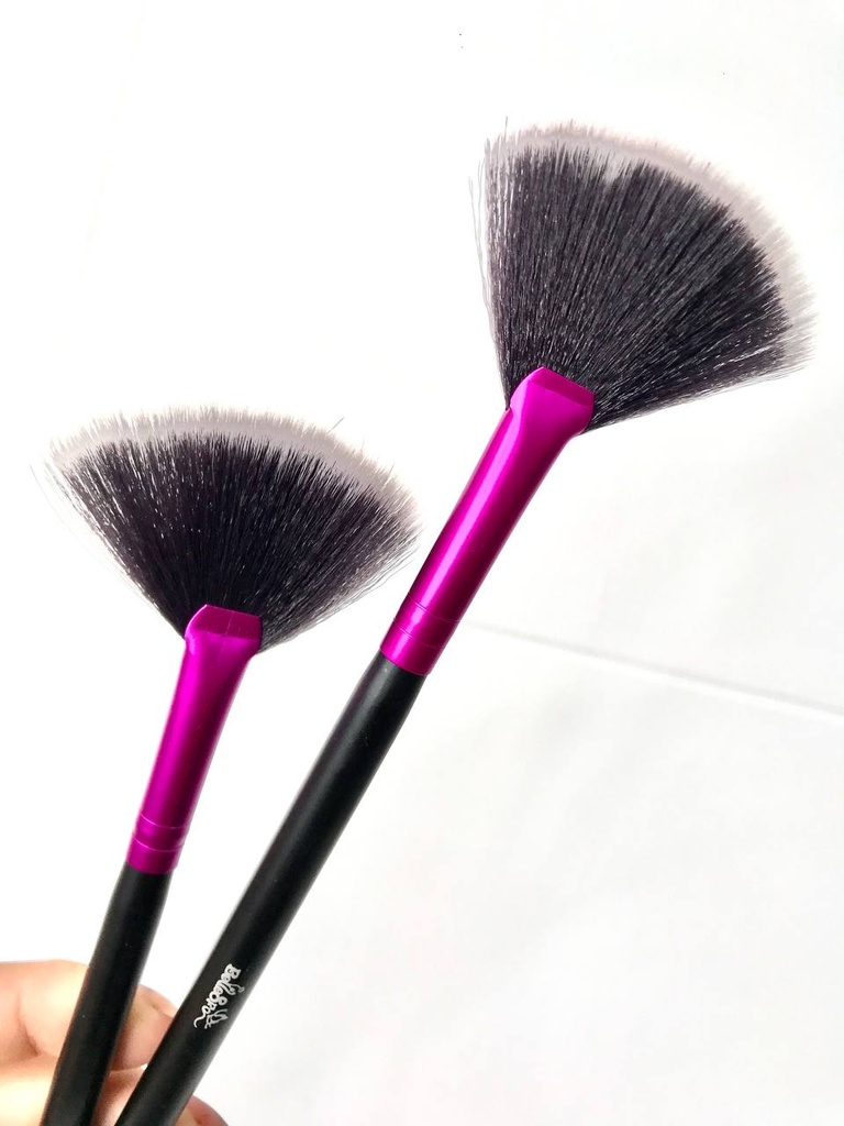 Brocha abanico iluminador x1 CEL235 Bellespa Bellaz Arequipa
